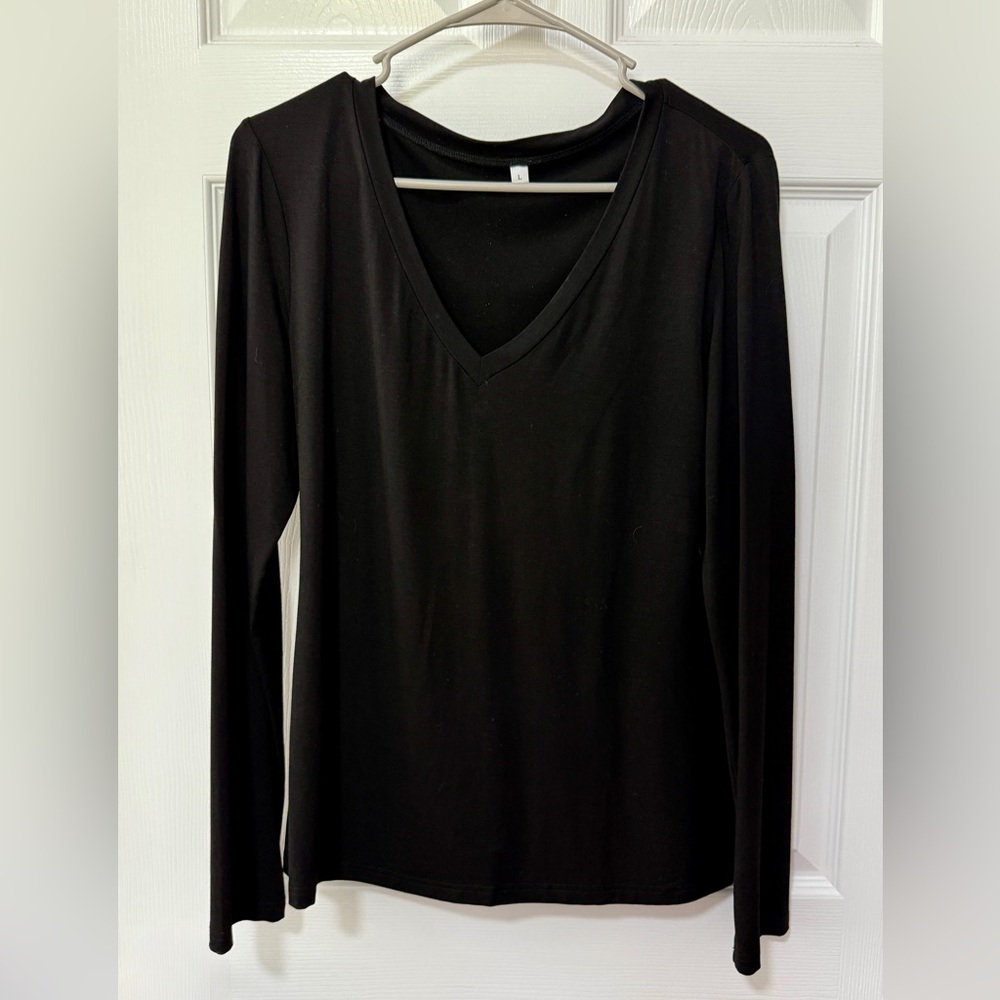 Classic Black V-Neck Long Sleeve Top